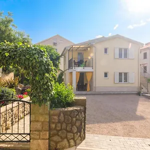 apartman-ivona-u-prizemlju.primorje-gorskikotar.com/